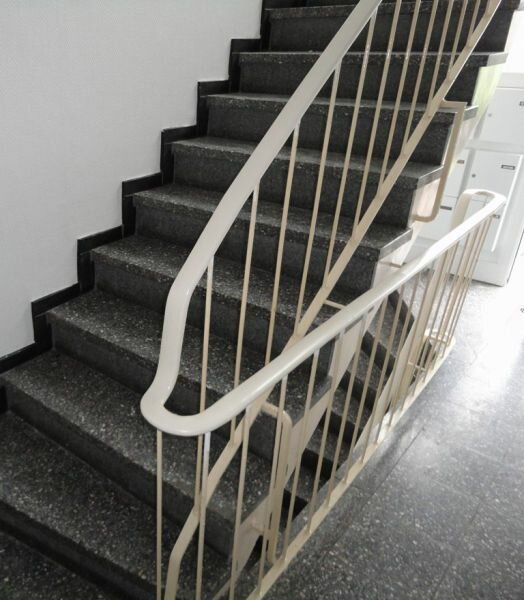 Profil de garde-corps pour main courante plate classique F408-013 bleu clair